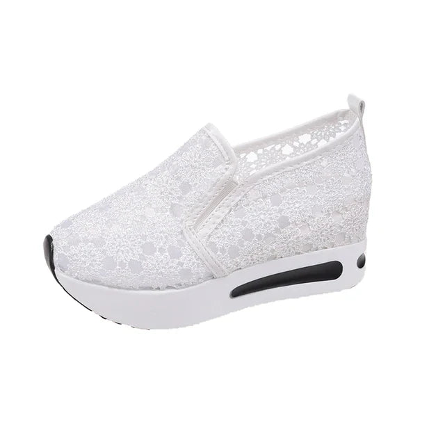 Trendige und leichte orthopädische Schuhe
