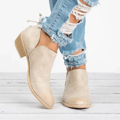 Moderne und stützende orthopädische Schuhe