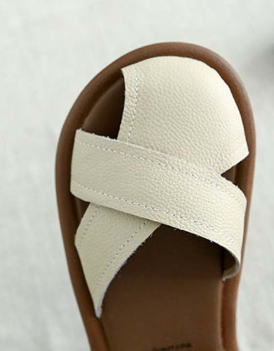 Modische, stützende orthopädische Sommersandalen