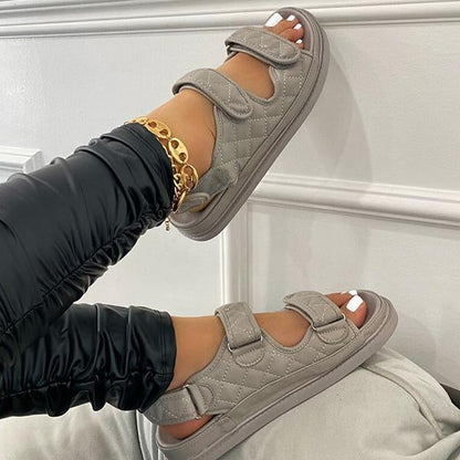 Bequeme und haltbare orthopädische Sommersandalen