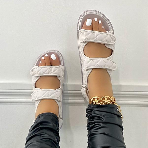 Bequeme und haltbare orthopädische Sommersandalen