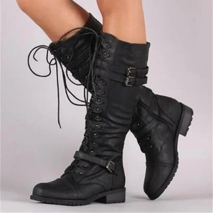 Elegante und detaillierte stützende Stiefel