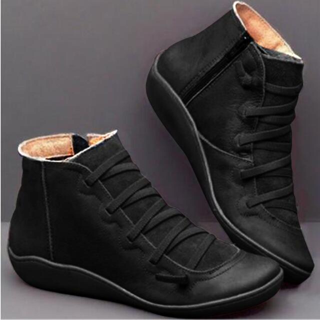 Stylische und stützende orthopädische Stiefel