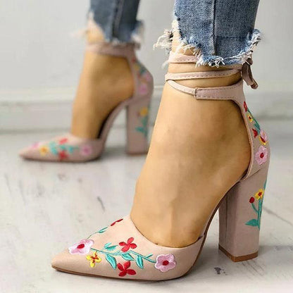 Bequeme und haltbare orthopädische Sommersandalen