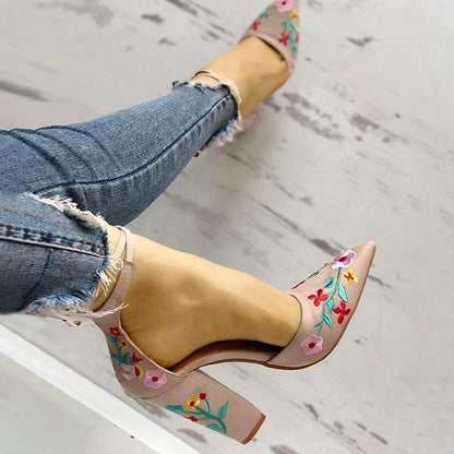 Bequeme und haltbare orthopädische Sommersandalen