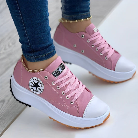 Schlanke und coole Turnschuhe