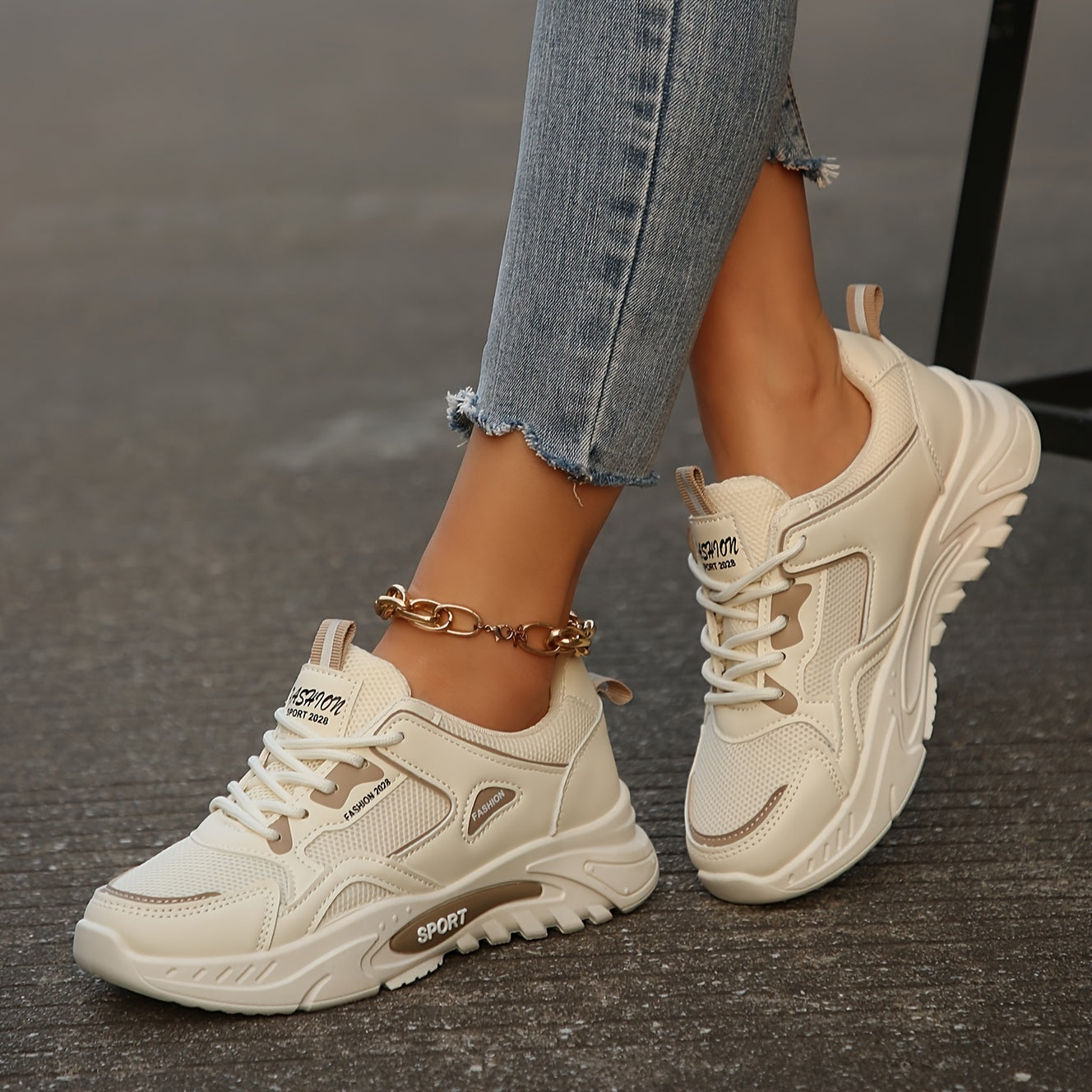 Sportliche und stützende orthopädische Schuhe