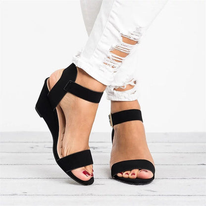 Unterstützende orthopädische Sommersandalen