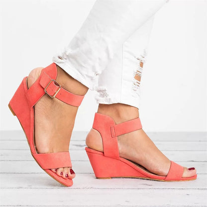 Unterstützende orthopädische Sommersandalen