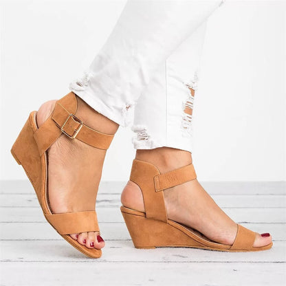 Unterstützende orthopädische Sommersandalen