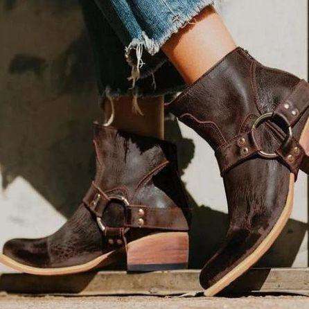 Bequeme und modische orthopädische Stiefel