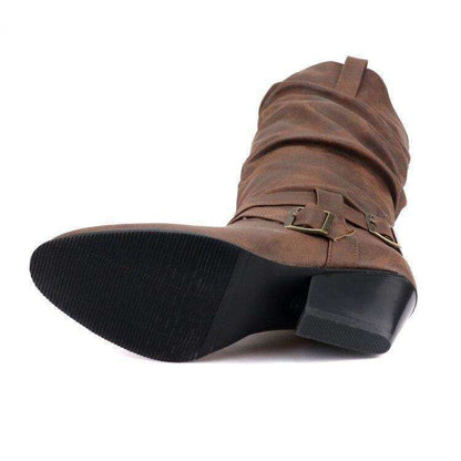 Stützende und trendige orthopädische Stiefel