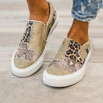Moderne und stützende orthopädische Schuhe