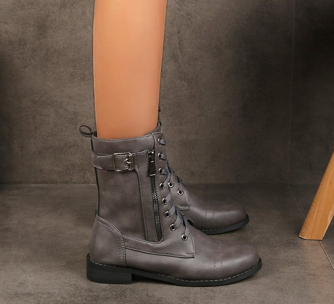 Strapazierfähige orthopädische Stiefel