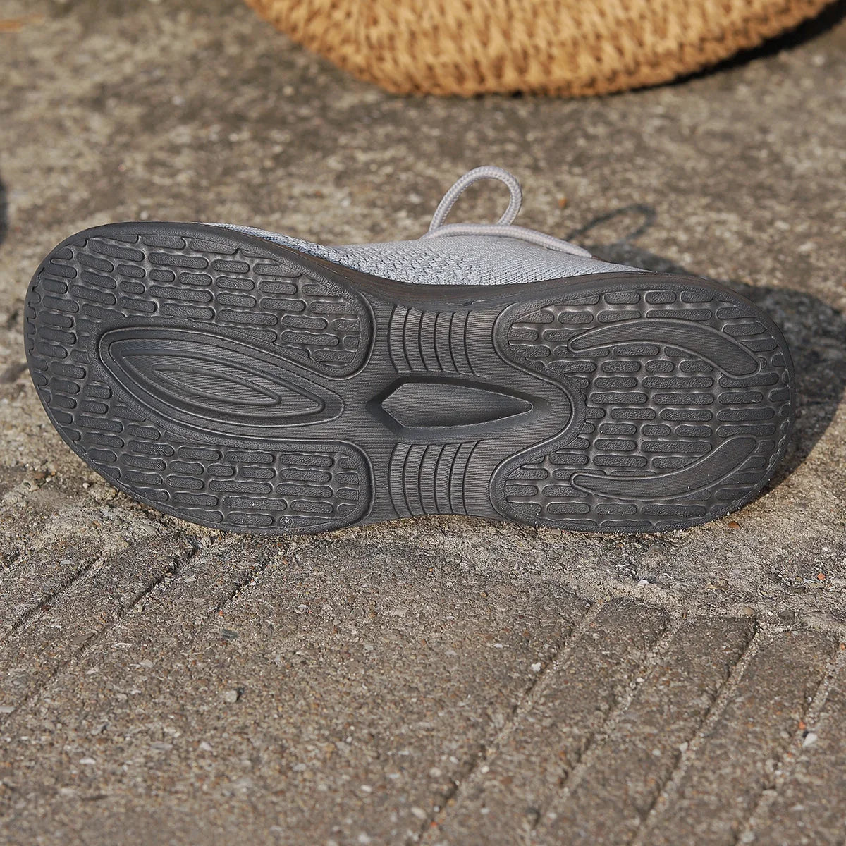 Bequemes und modisches orthopädisches Schuhwerk