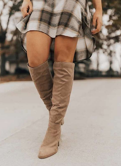 Modische, stützende orthopädische Stiefel