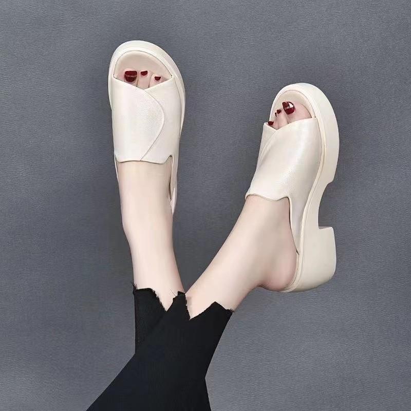 Unterstützende, modische orthopädische Sommerschuhe