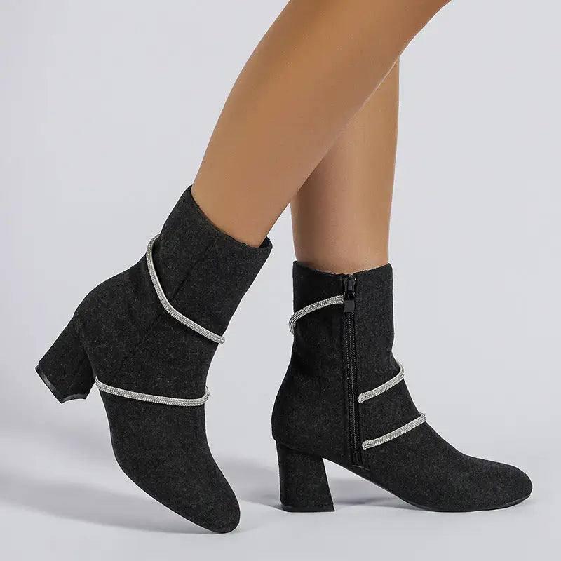 Stützende und modische orthopädische Schuhe