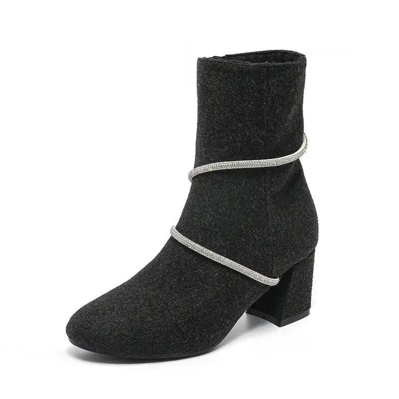 Stützende und modische orthopädische Schuhe