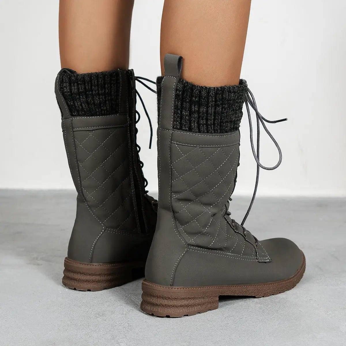 Elegante und detaillierte stützende Stiefel