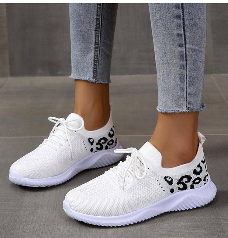 Modische und stützende orthopädische Schuhe