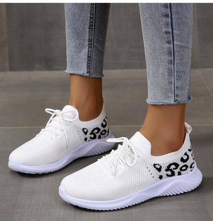 Modische und stützende orthopädische Schuhe
