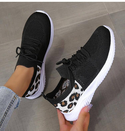 Modische und stützende orthopädische Schuhe