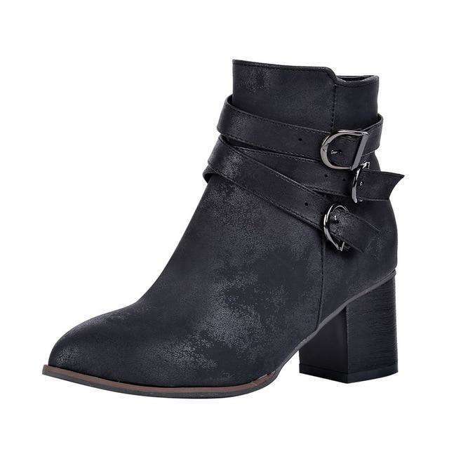 Maßgeschneiderte und bequeme orthopädische Stiefel