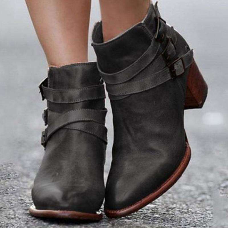 Maßgeschneiderte und bequeme orthopädische Stiefel