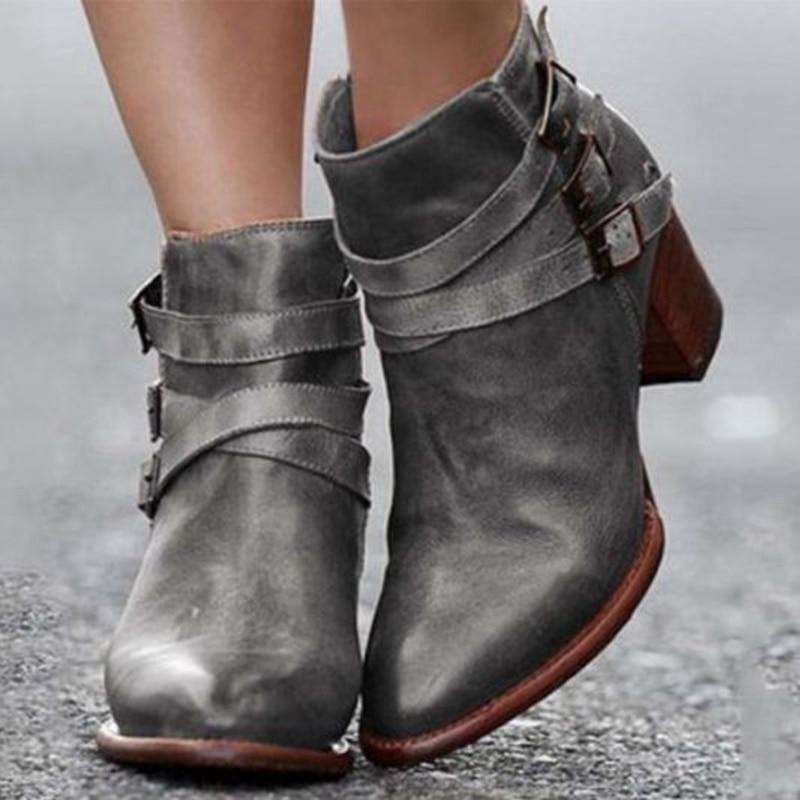 Maßgeschneiderte und bequeme orthopädische Stiefel