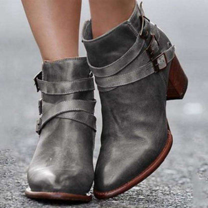 Maßgeschneiderte und bequeme orthopädische Stiefel