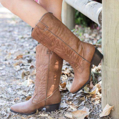 Maßgeschneiderte und bequeme orthopädische Stiefel