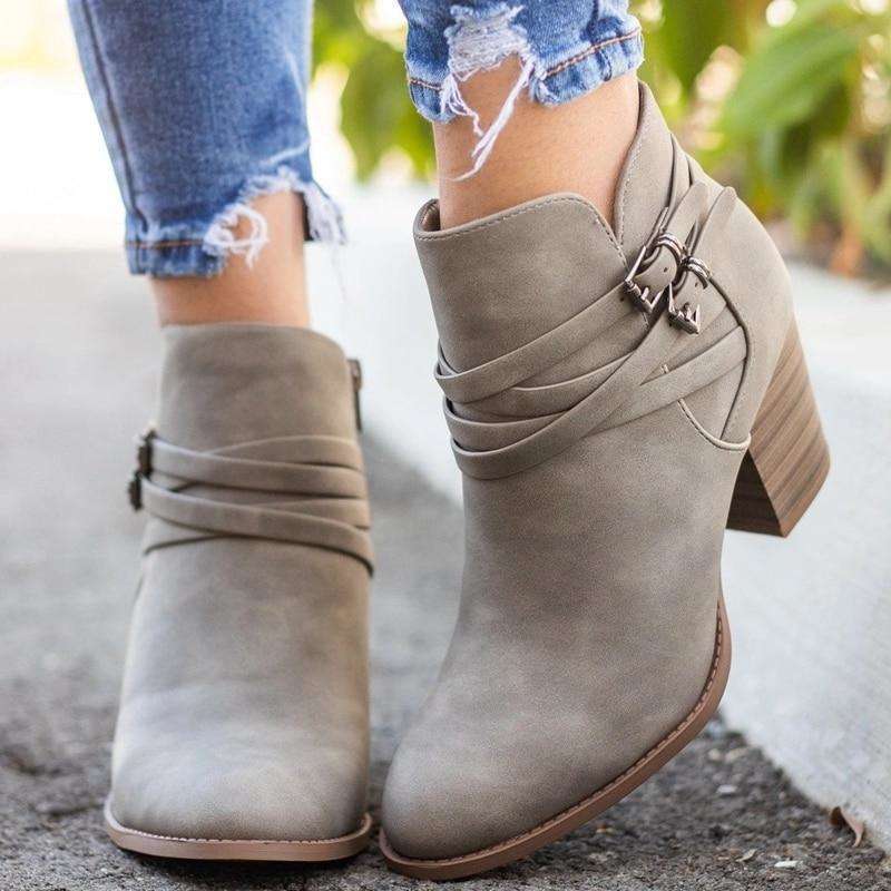 Entspannte und stützende orthopädische Stiefel