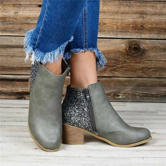 Modische und stützende orthopädische Stiefel