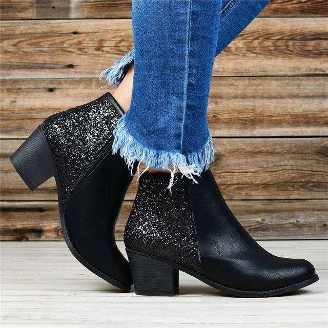 Modische und stützende orthopädische Stiefel